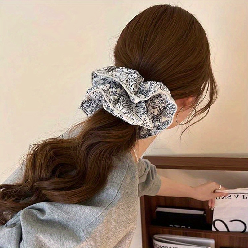 Elegant Black and White Fabric - đánh giá và giá Travel Accessories Set