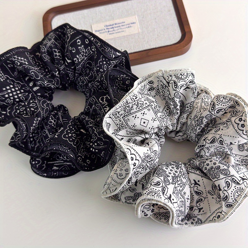Elegant Black and White Fabric - đánh giá và giá Travel Accessories Set